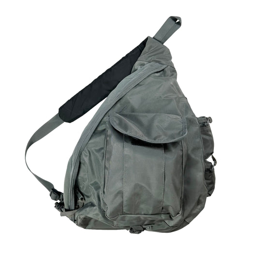 00s GAP technical Sling Bag